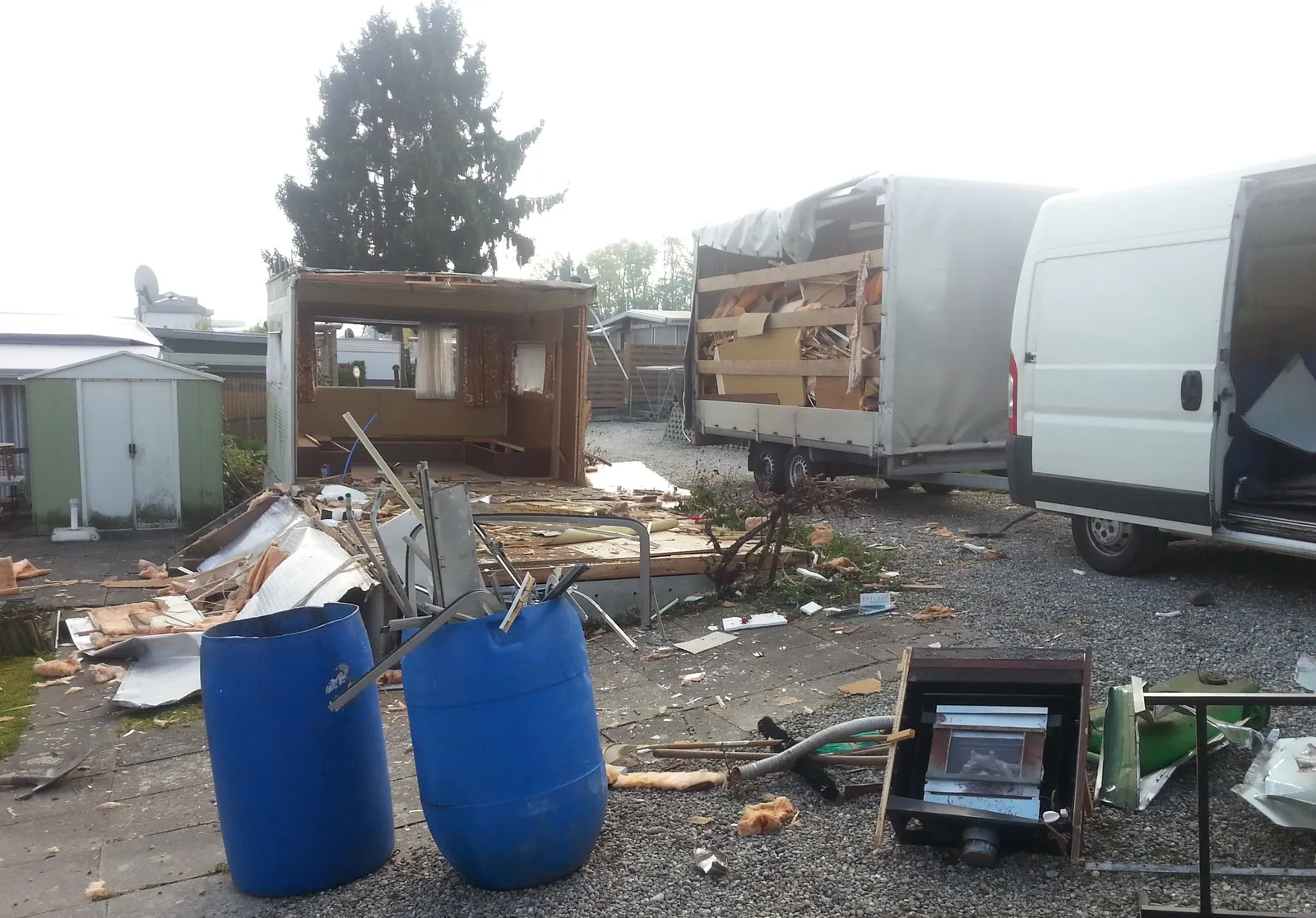 Hausräumungen, Parzellenräumungen & Entsorgung – Bild 1
